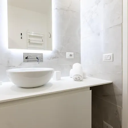 Collection Moscova 18 - Collection * Mediolan